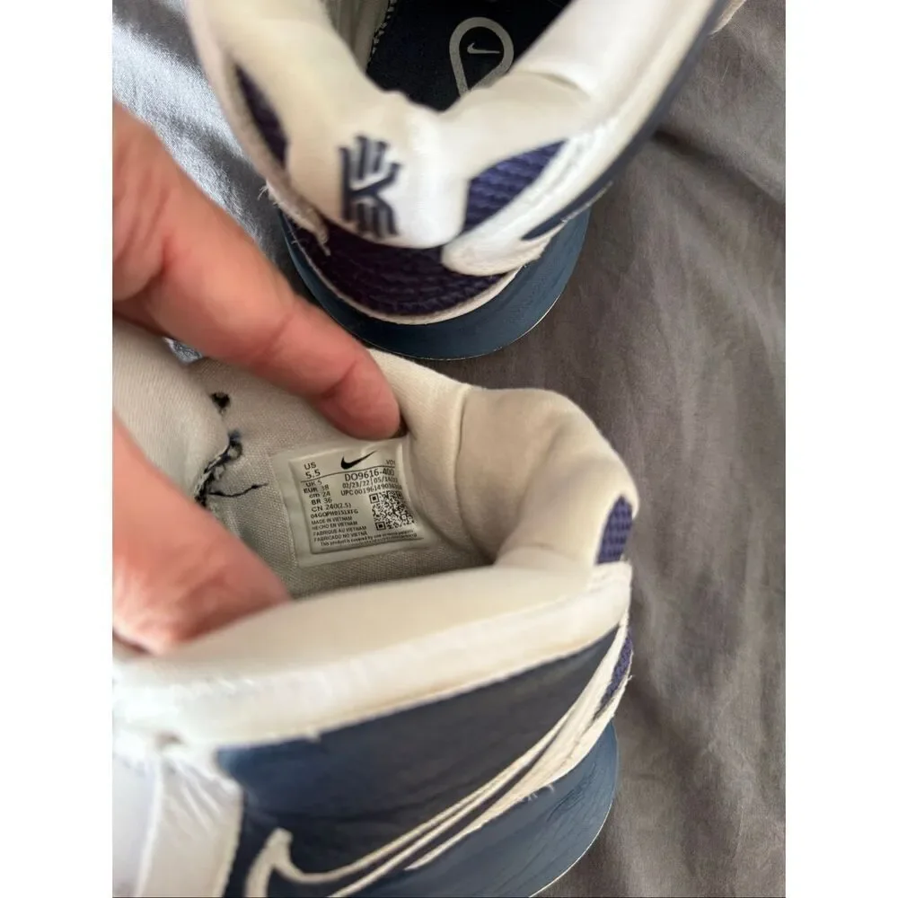 Nike Kyrie Infinity Boys Midnight Navy Blue Size 5.5